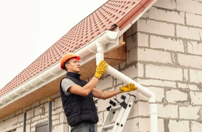 Pose et remplacement de gouttières à Sanguinet